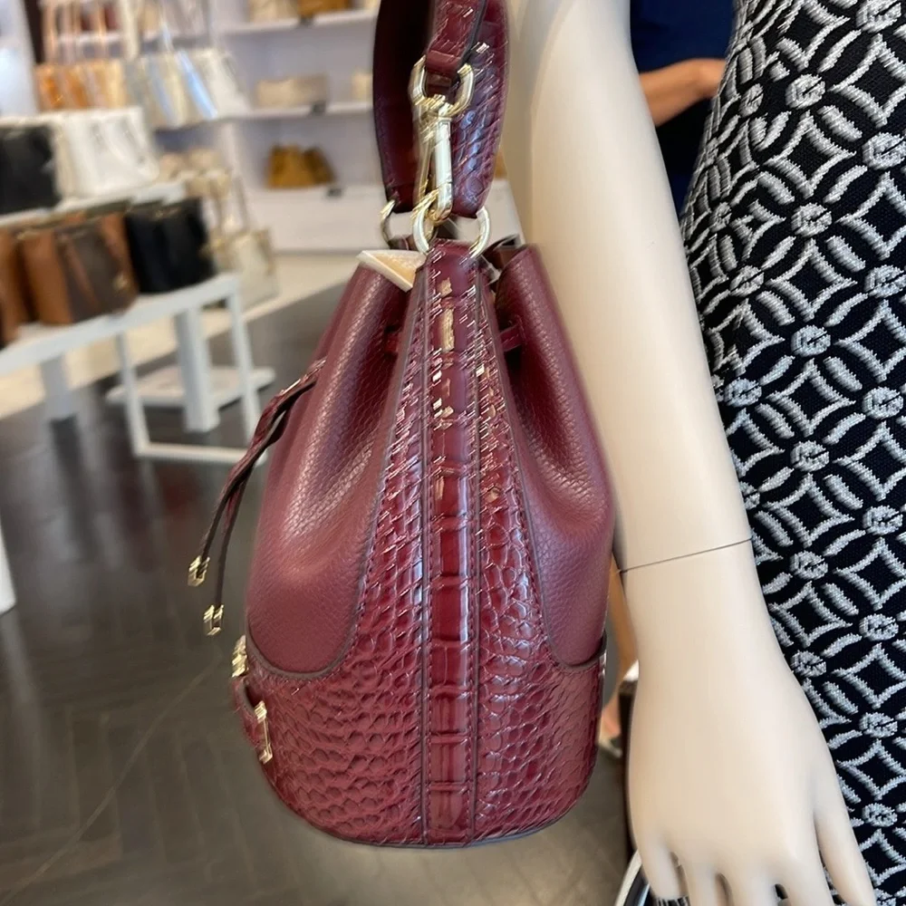 MICHAEL KORS  Reed Medium Pebbled Leather Belted Bucket Messenger Satchel Crossb
